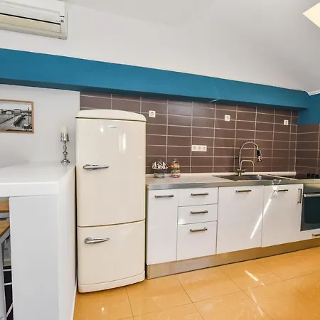Rory Apartment *